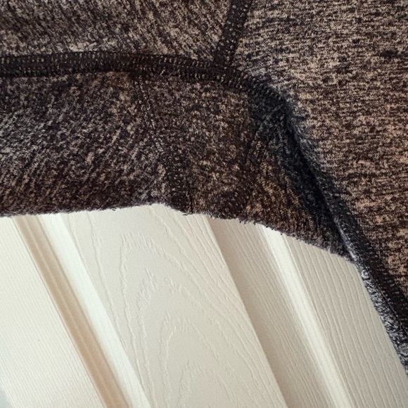 Lululemon wunder under heathered black size 8 28” inseam - Picture 8 of 9